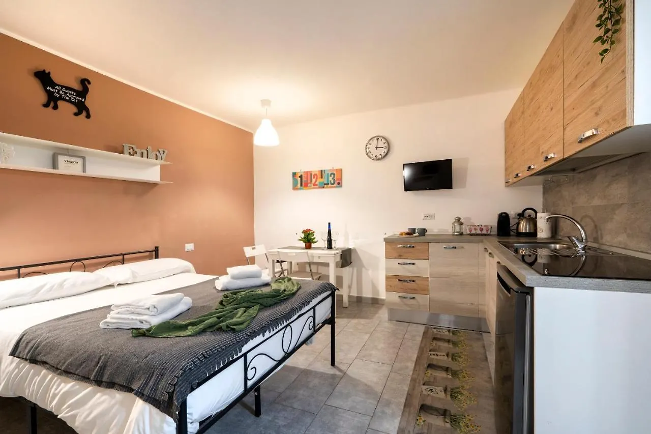 Bari Domus Bella Vita Apartment 0*,